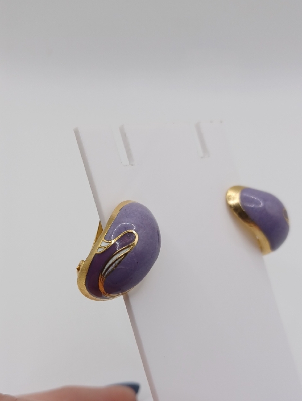Taiwan Purple and Gold Tone Enamel Clip-On Earrings - Picture 3 of 7